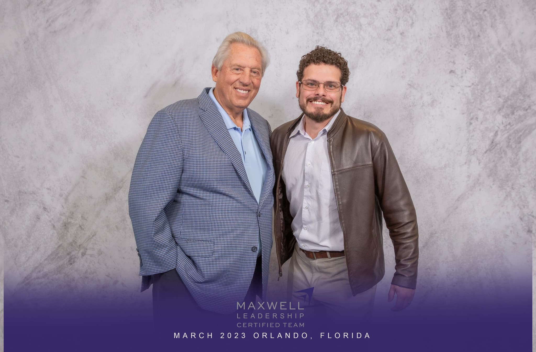 Master Joe Phillips con John C. Maxwell, Orlando, Florida, marzo 2023